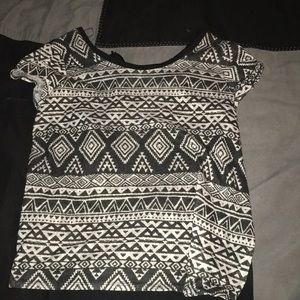 Women’s medium black and white design casual tee